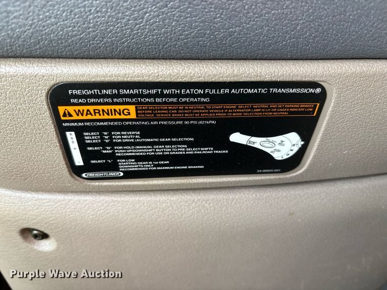 image for item DY0754 2009 Freightliner Cascadia semi truck