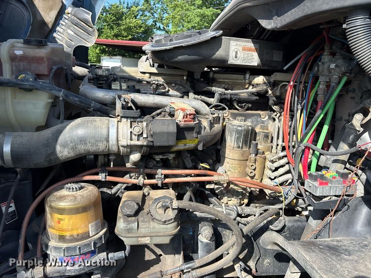 image for item DY0754 2009 Freightliner Cascadia semi truck