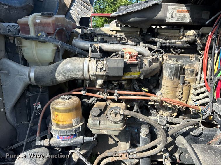 image for item DY0754 2009 Freightliner Cascadia semi truck