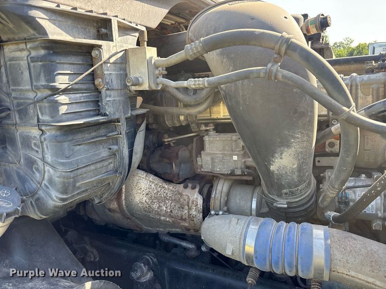 image for item DY0754 2009 Freightliner Cascadia semi truck