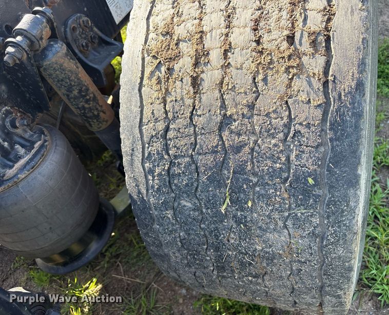 image for item DY0754 2009 Freightliner Cascadia semi truck