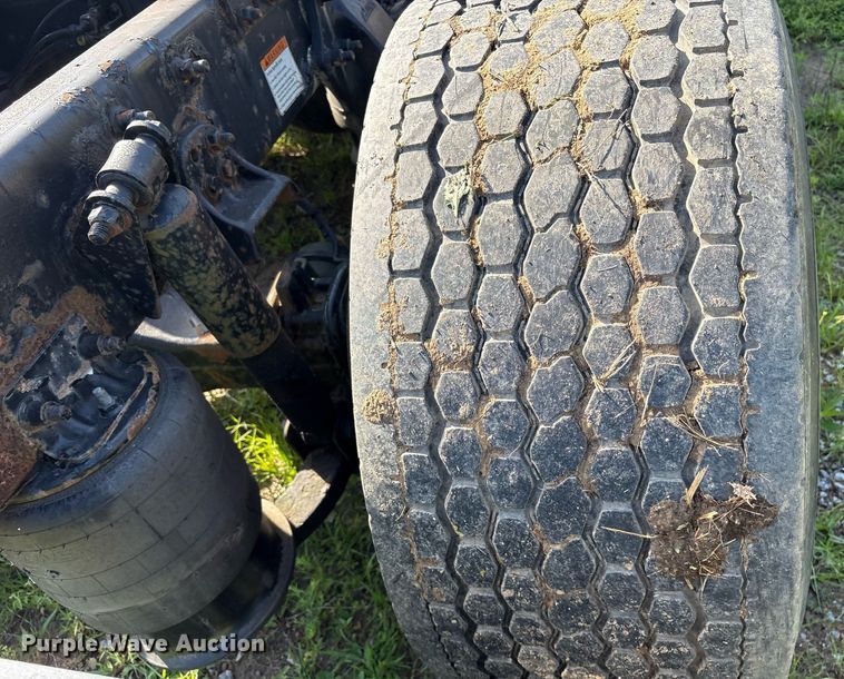 image for item DY0754 2009 Freightliner Cascadia semi truck