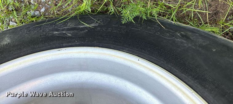 image for item DY0754 2009 Freightliner Cascadia semi truck