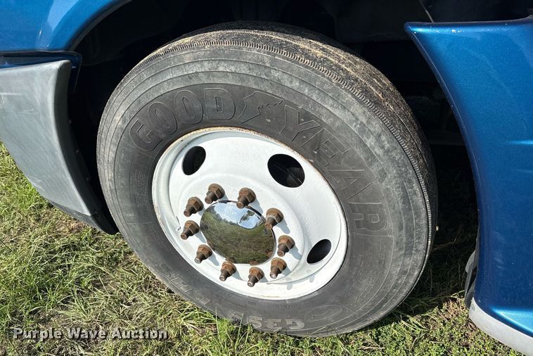 image for item DY0754 2009 Freightliner Cascadia semi truck