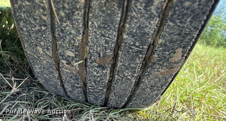 image for item DY0754 2009 Freightliner Cascadia semi truck