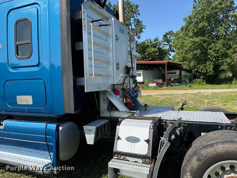 image for item DY0755 2009 Freightliner Cascadia semi truck