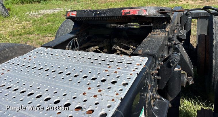 image for item DY0755 2009 Freightliner Cascadia semi truck