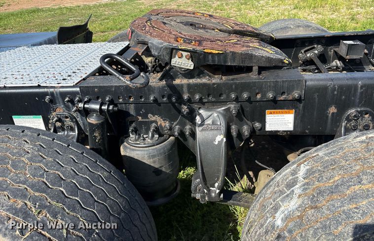 image for item DY0755 2009 Freightliner Cascadia semi truck