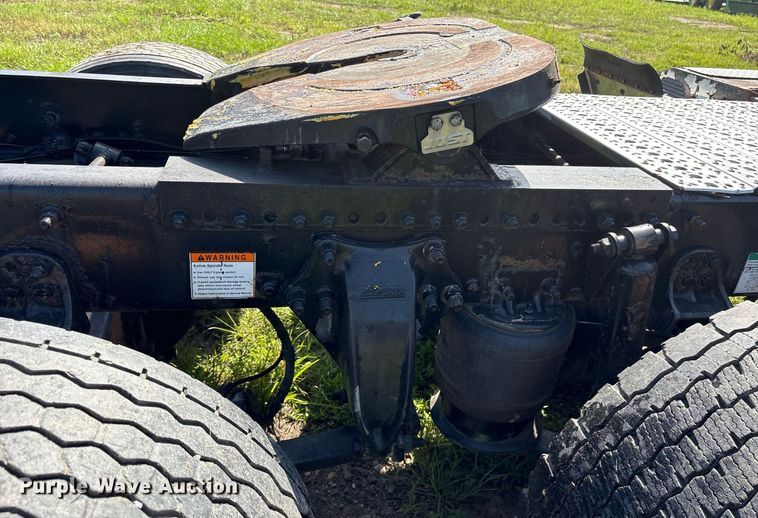 image for item DY0755 2009 Freightliner Cascadia semi truck