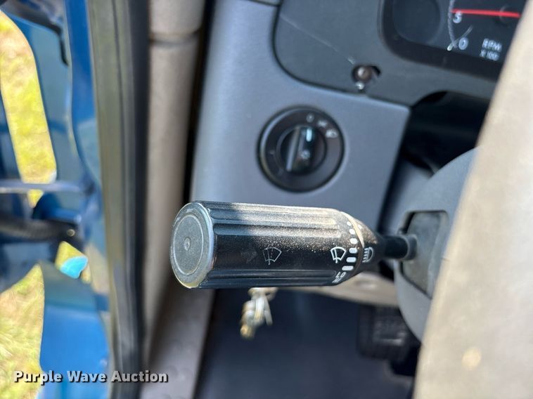 image for item DY0755 2009 Freightliner Cascadia semi truck