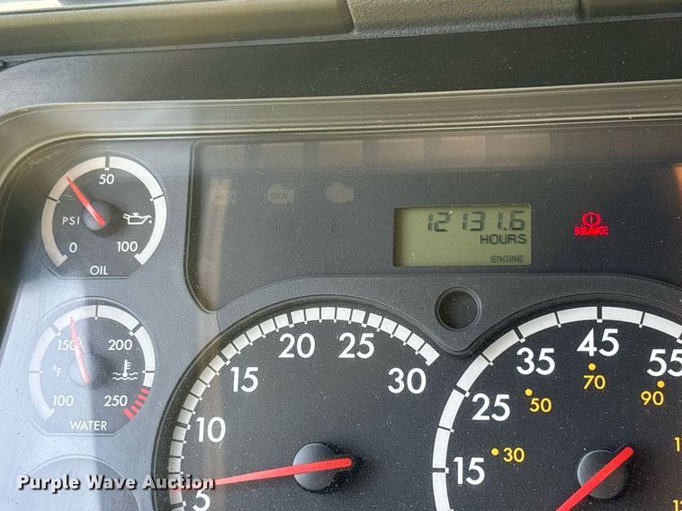 image for item DY0755 2009 Freightliner Cascadia semi truck