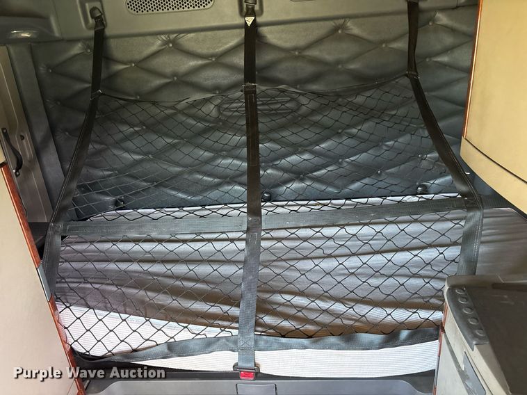 image for item DY0755 2009 Freightliner Cascadia semi truck