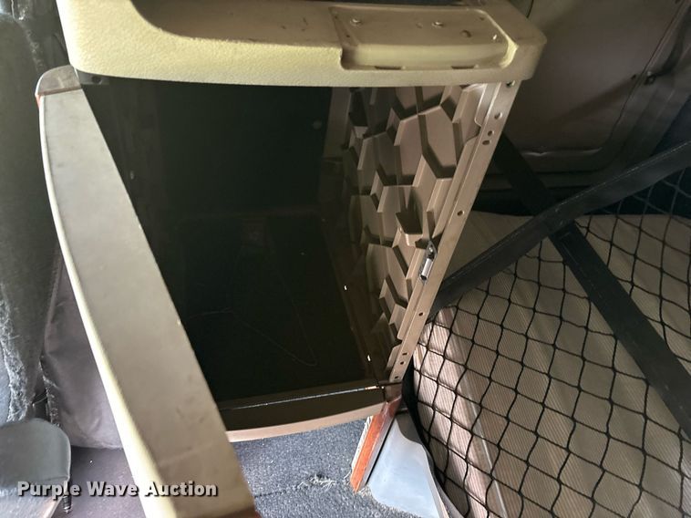 image for item DY0755 2009 Freightliner Cascadia semi truck