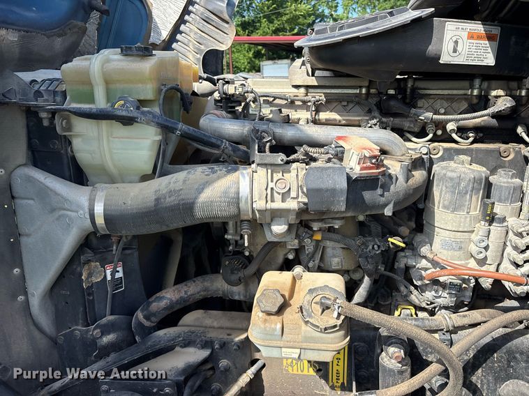 image for item DY0755 2009 Freightliner Cascadia semi truck