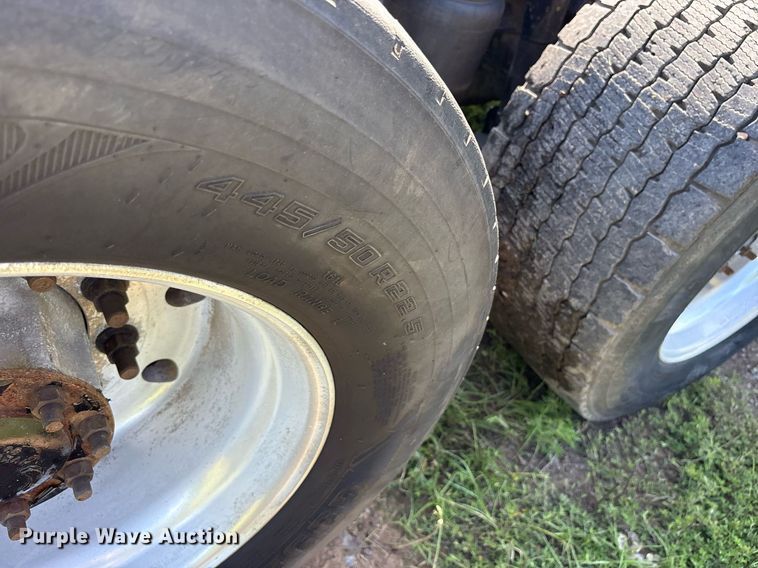 image for item DY0755 2009 Freightliner Cascadia semi truck