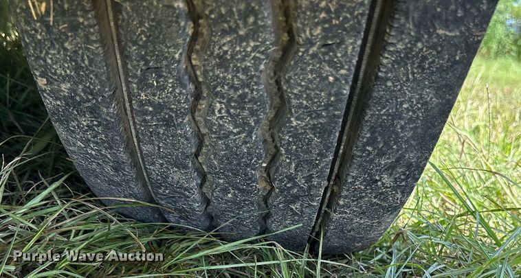 image for item DY0755 2009 Freightliner Cascadia semi truck