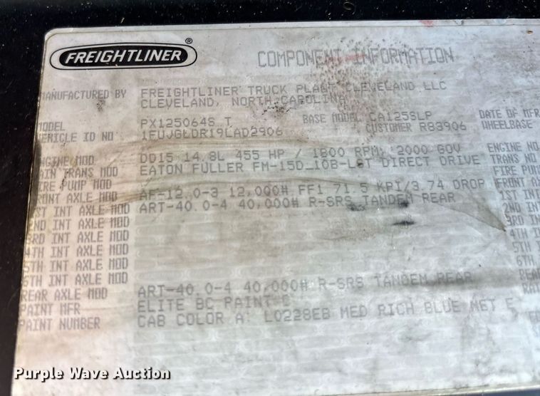 image for item DY0755 2009 Freightliner Cascadia semi truck