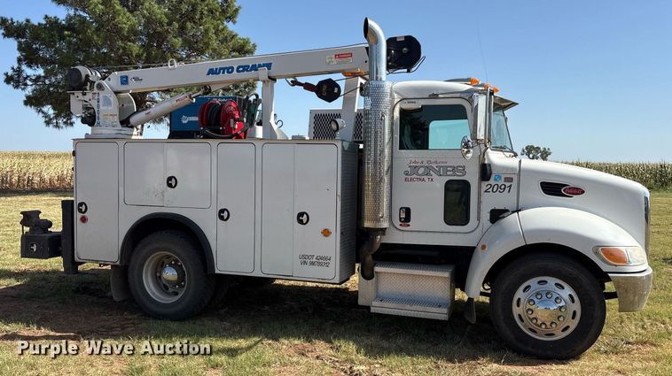 image for item DY0804 2009 Peterbilt 335 utility / service truck