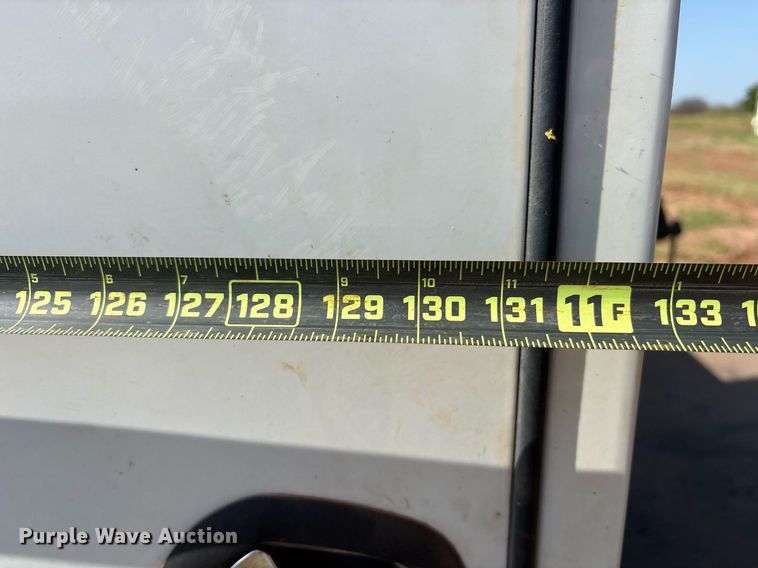 image for item DY0804 2009 Peterbilt 335 utility / service truck