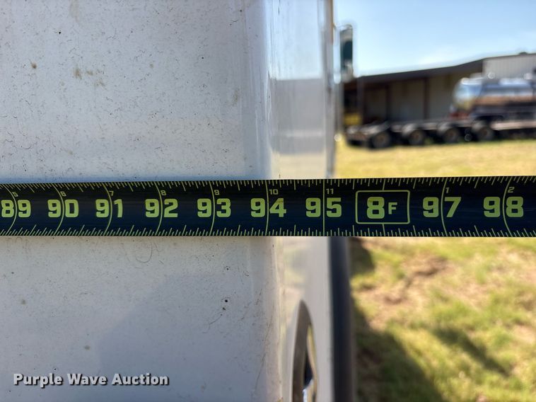 image for item DY0804 2009 Peterbilt 335 utility / service truck