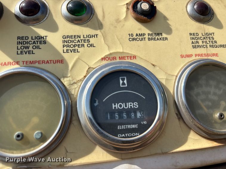 image for item DY0804 2009 Peterbilt 335 utility / service truck