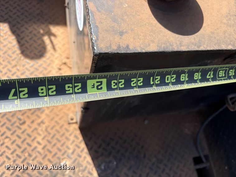 image for item DY0804 2009 Peterbilt 335 utility / service truck