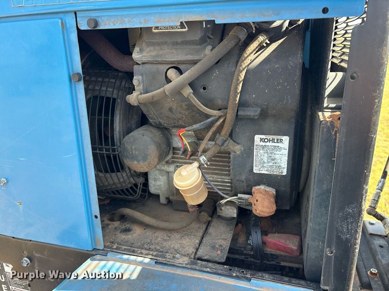 image for item DY0804 2009 Peterbilt 335 utility / service truck