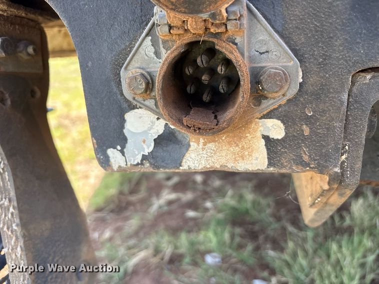 image for item DY0804 2009 Peterbilt 335 utility / service truck