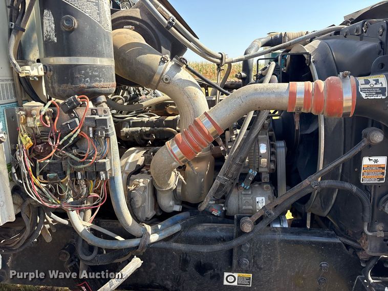 image for item DY0804 2009 Peterbilt 335 utility / service truck