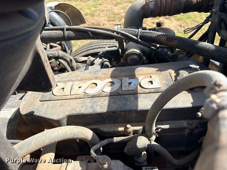 image for item DY0804 2009 Peterbilt 335 utility / service truck