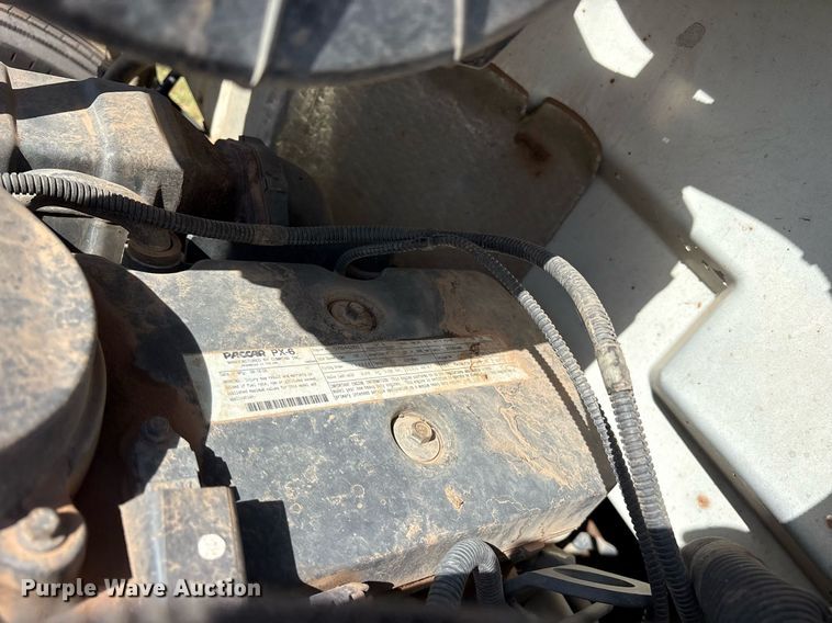 image for item DY0804 2009 Peterbilt 335 utility / service truck