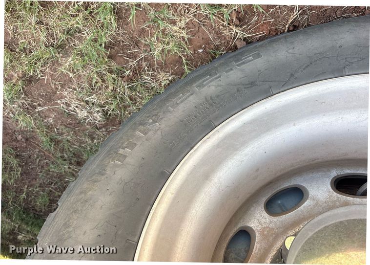 image for item DY0804 2009 Peterbilt 335 utility / service truck