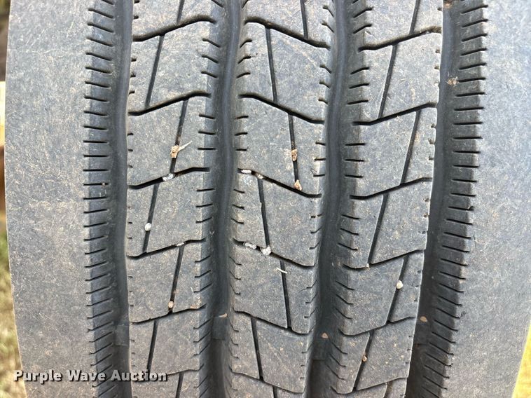 image for item DY0804 2009 Peterbilt 335 utility / service truck