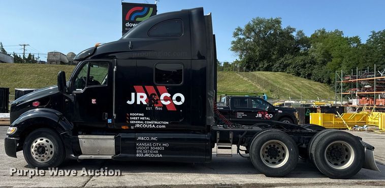 image for item DZ1486 2004 Peterbilt 387 semi truck