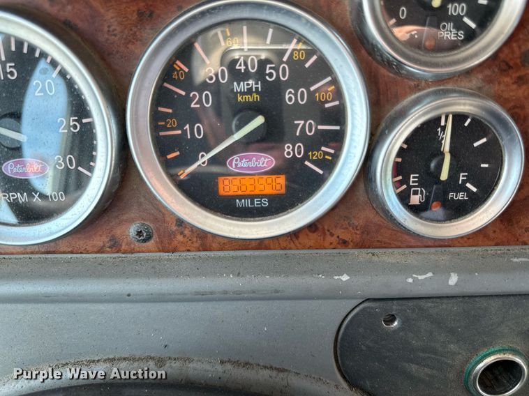 image for item DZ1486 2004 Peterbilt 387 semi truck