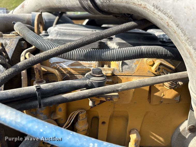 image for item DZ1486 2004 Peterbilt 387 semi truck