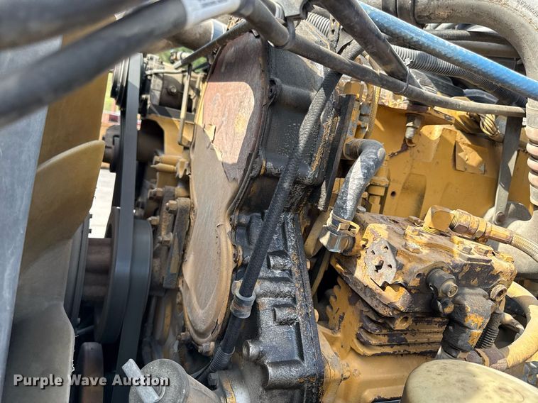 image for item DZ1486 2004 Peterbilt 387 semi truck