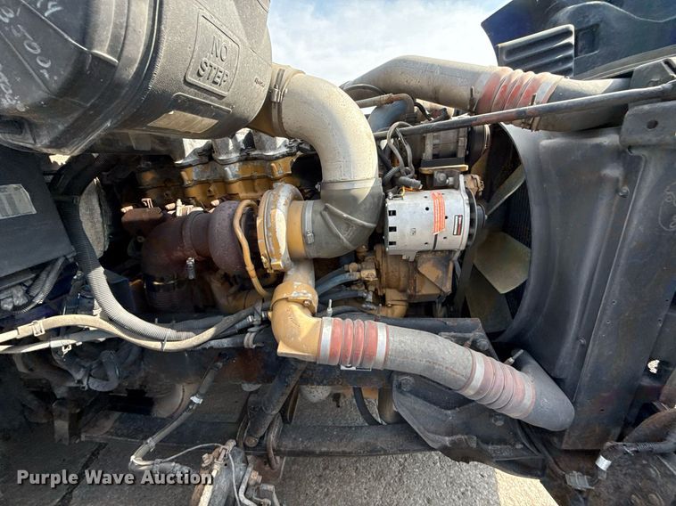 image for item DZ1486 2004 Peterbilt 387 semi truck