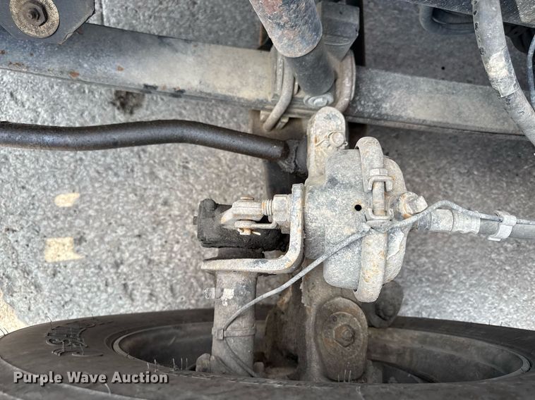 image for item DZ1486 2004 Peterbilt 387 semi truck