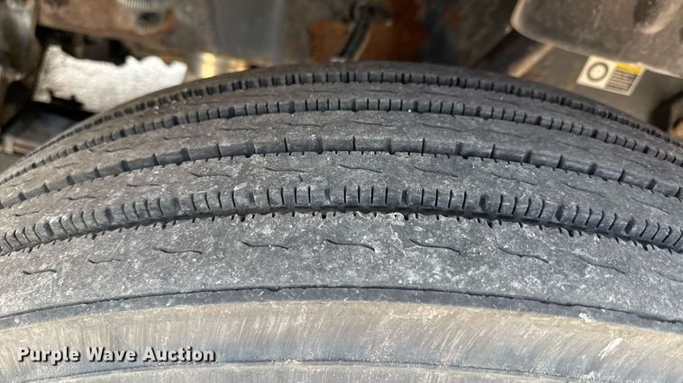 image for item DZ1486 2004 Peterbilt 387 semi truck