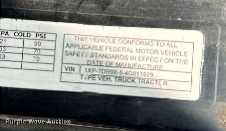 image for item DZ1486 2004 Peterbilt 387 semi truck