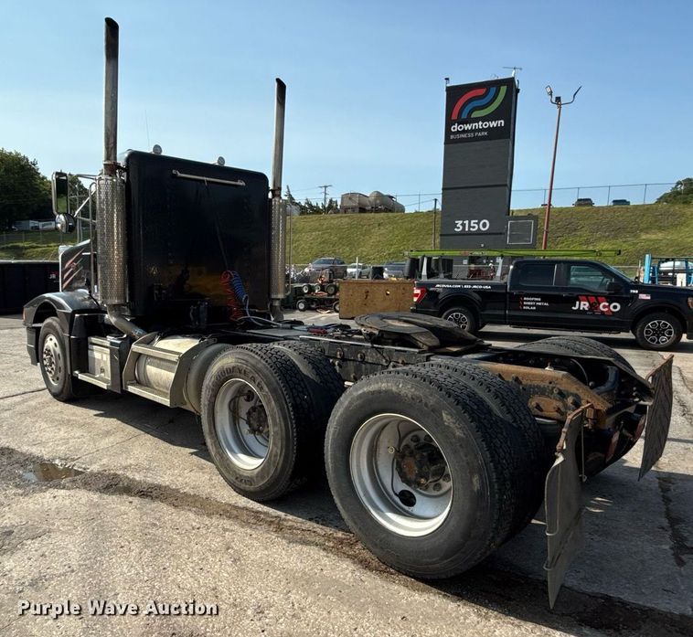 image for item DZ1488 1989 Peterbilt 377 semi truck