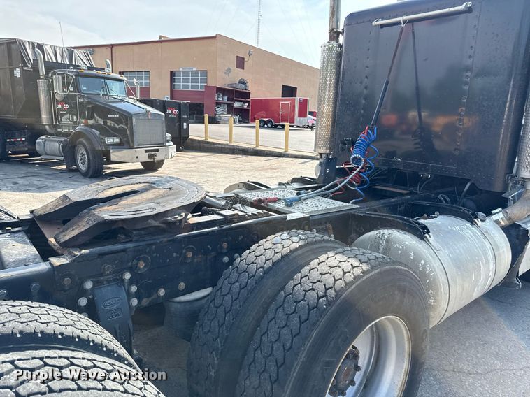 image for item DZ1488 1989 Peterbilt 377 semi truck