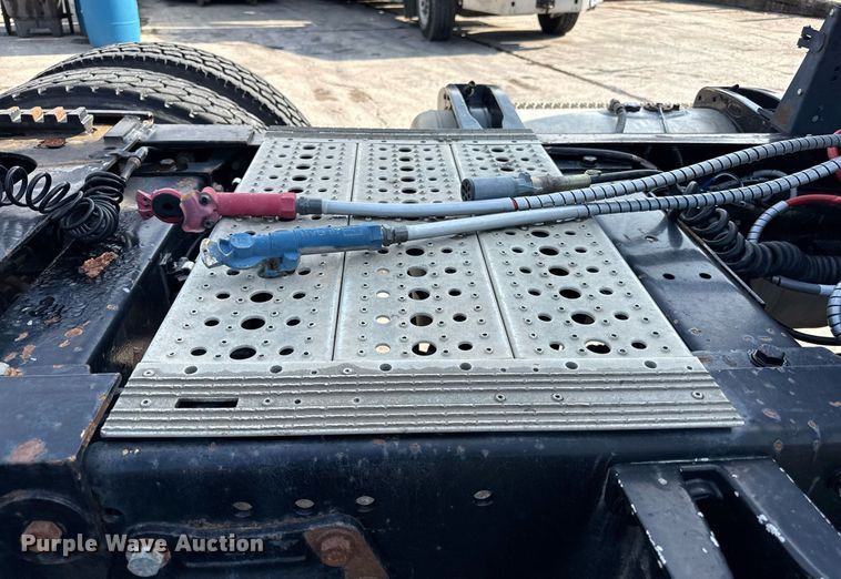 image for item DZ1488 1989 Peterbilt 377 semi truck