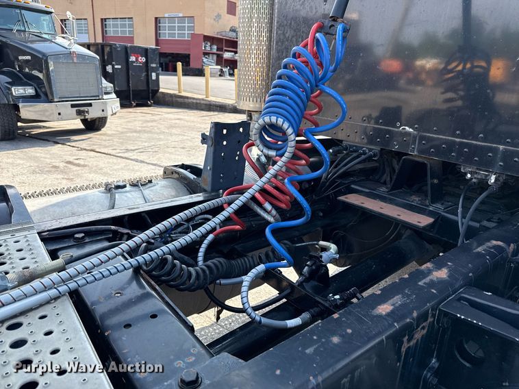 image for item DZ1488 1989 Peterbilt 377 semi truck