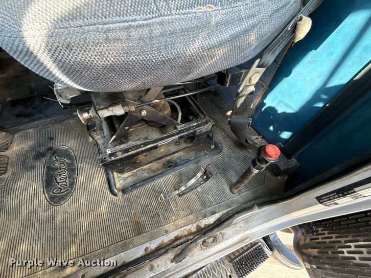 image for item DZ1488 1989 Peterbilt 377 semi truck