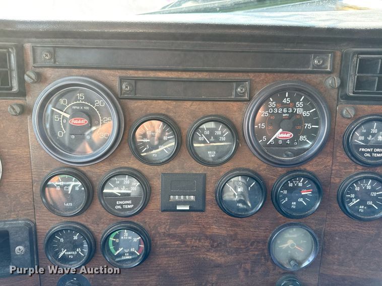 image for item DZ1488 1989 Peterbilt 377 semi truck