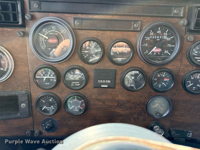 image for item DZ1488 1989 Peterbilt 377 semi truck