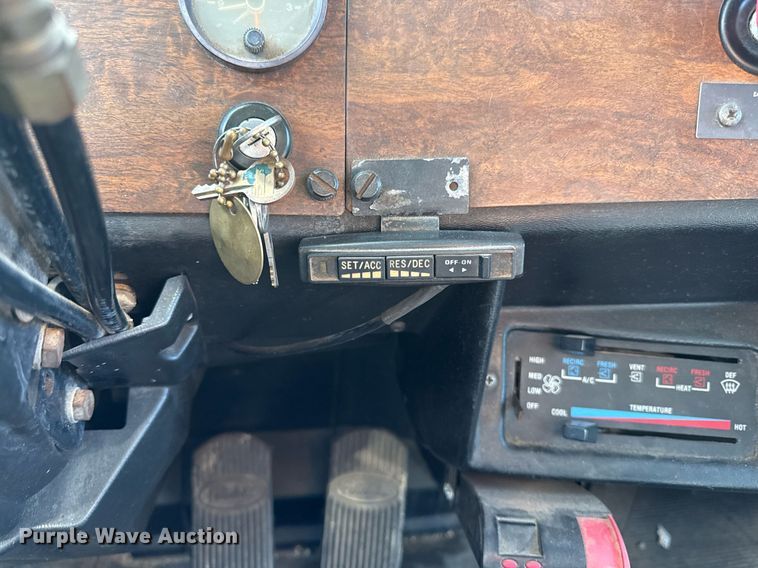 image for item DZ1488 1989 Peterbilt 377 semi truck