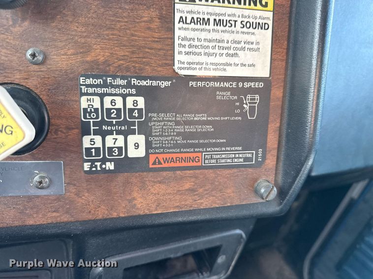 image for item DZ1488 1989 Peterbilt 377 semi truck